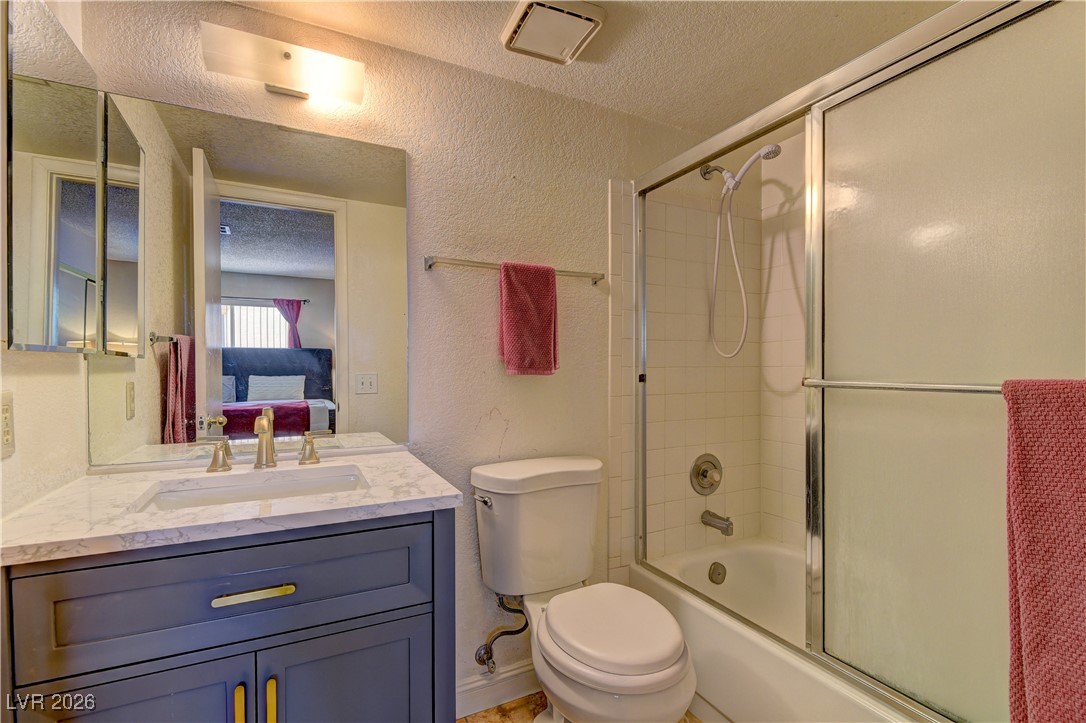 905 Rockview Drive 101 Property Photo 12