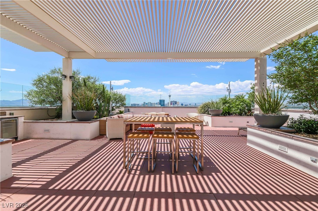 150 Las Vegas Boulevard 1716 Property Photo 3