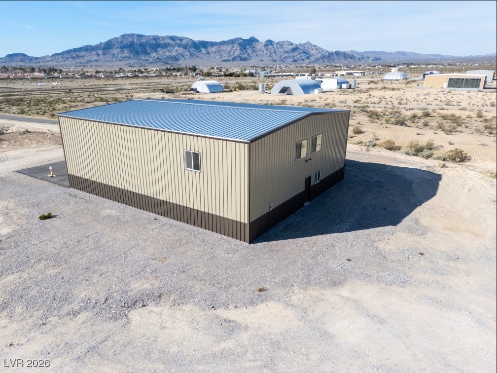 1180 East Airplane Place Property Photo 4