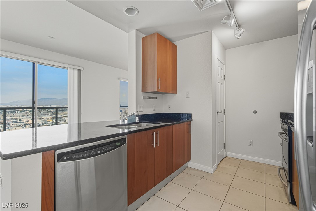 200 West Sahara Avenue 1909 Property Photo 3