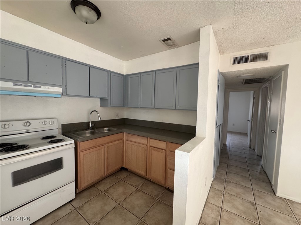 2220 North Lamb Boulevard Property Photo 13