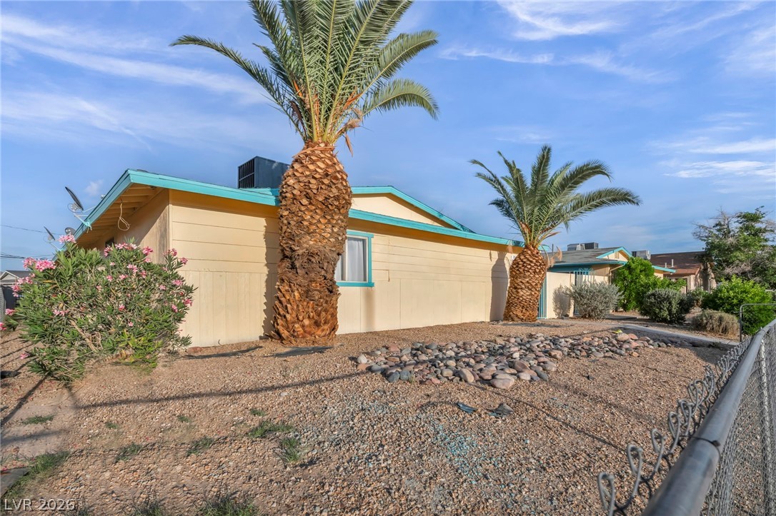 2230 North Lamb Boulevard Property Photo 8