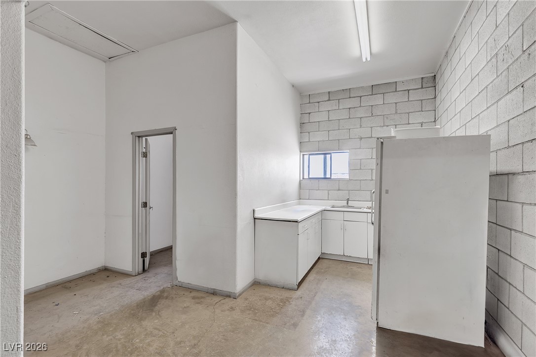 825 West Ryan Avenue Property Photo 19