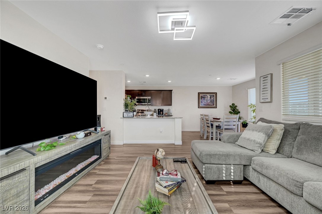6925 Skyline Blue Street Property Photo 10