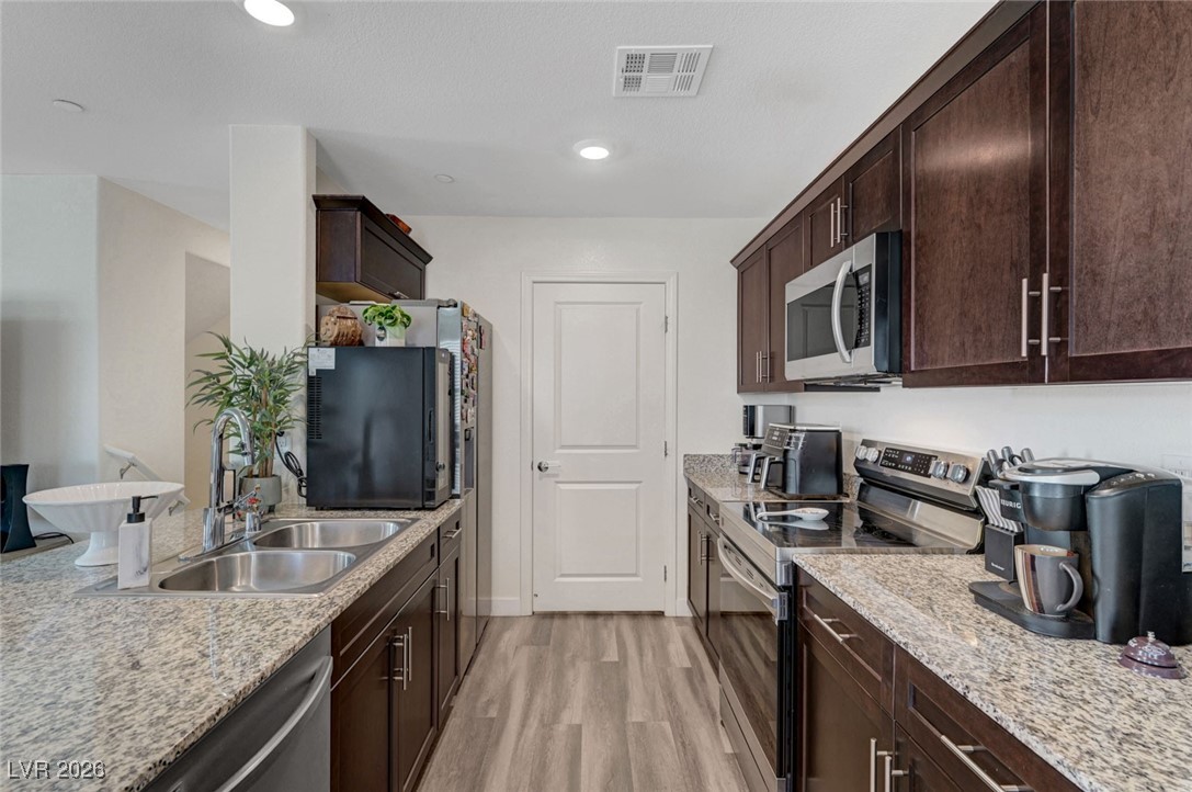 6925 Skyline Blue Street Property Photo 11