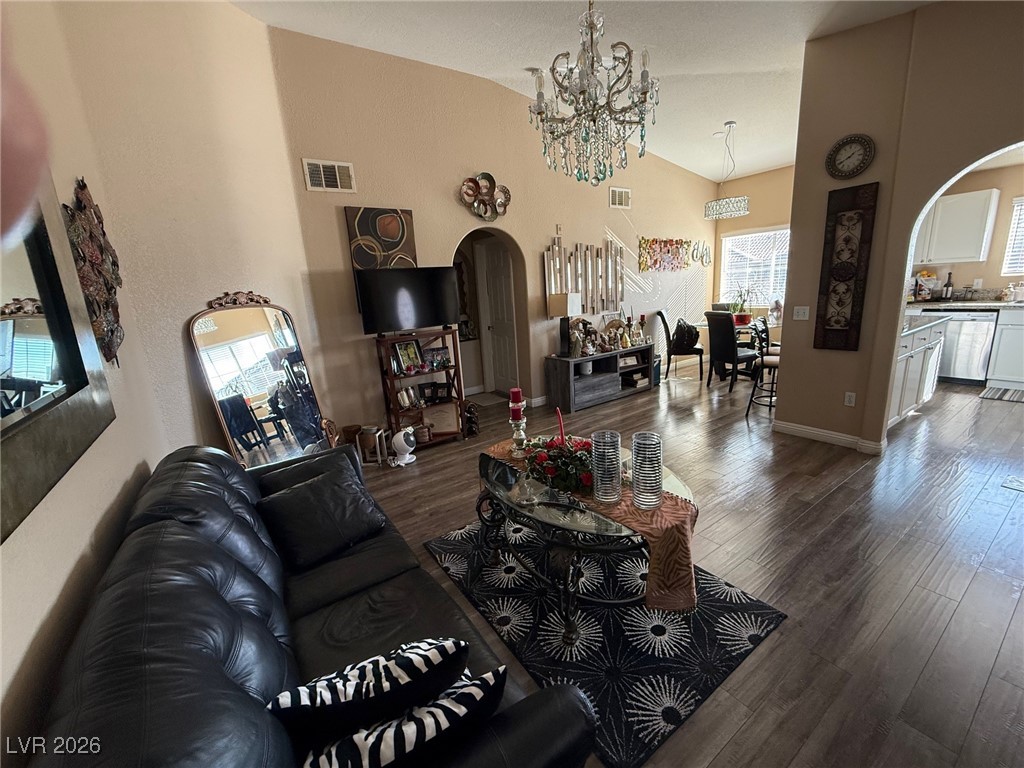 401 Amber Pine Street 202 Property Photo 4