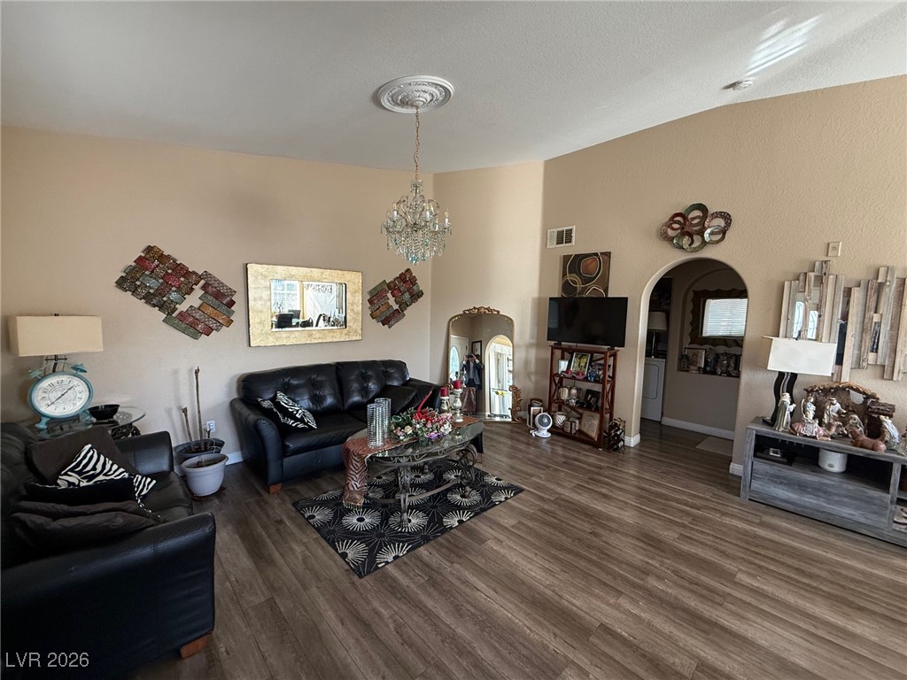 401 Amber Pine Street 202 Property Photo 5