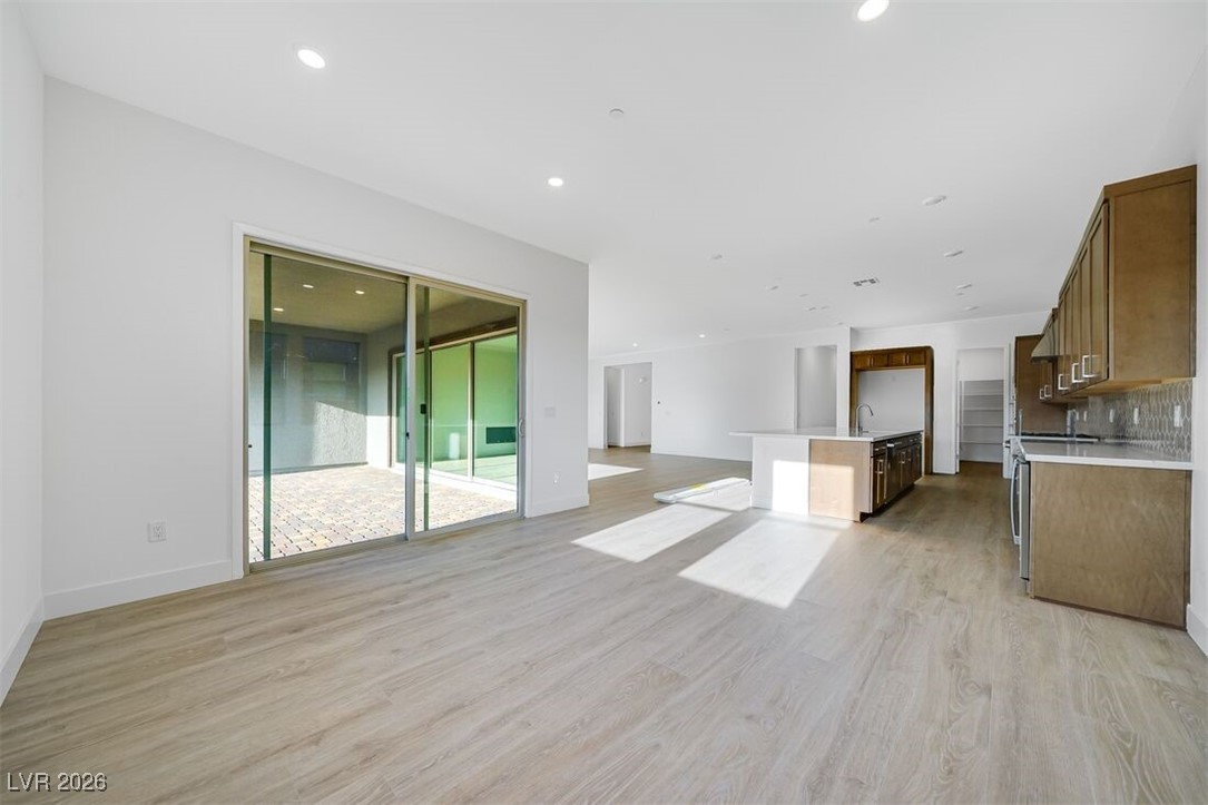 203 Paraggi Bay Drive Property Photo 14