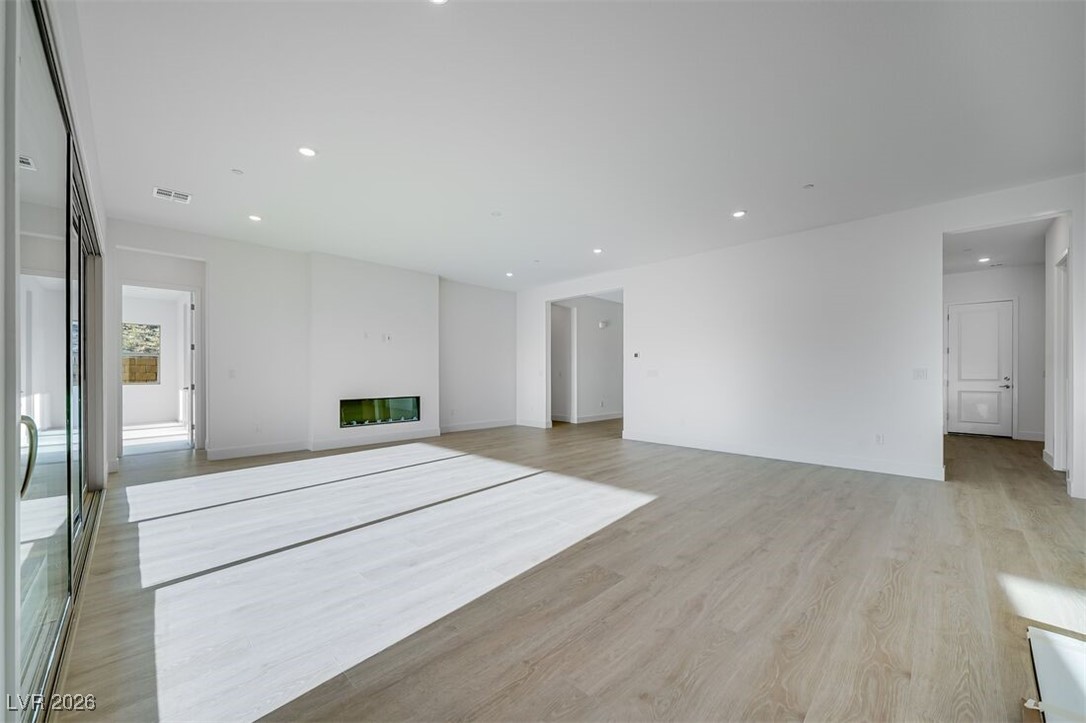 203 Paraggi Bay Drive Property Photo 16