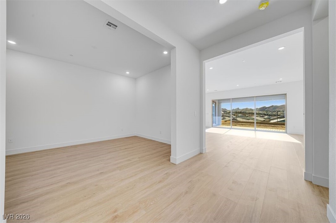 203 Paraggi Bay Drive Property Photo 18