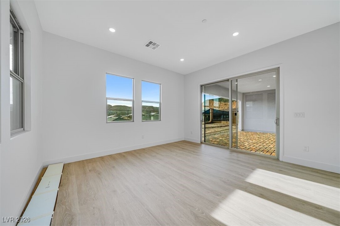 203 Paraggi Bay Drive Property Photo 28