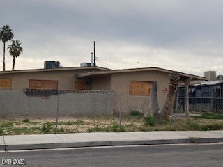 2132 Houston Drive Property Photo 2