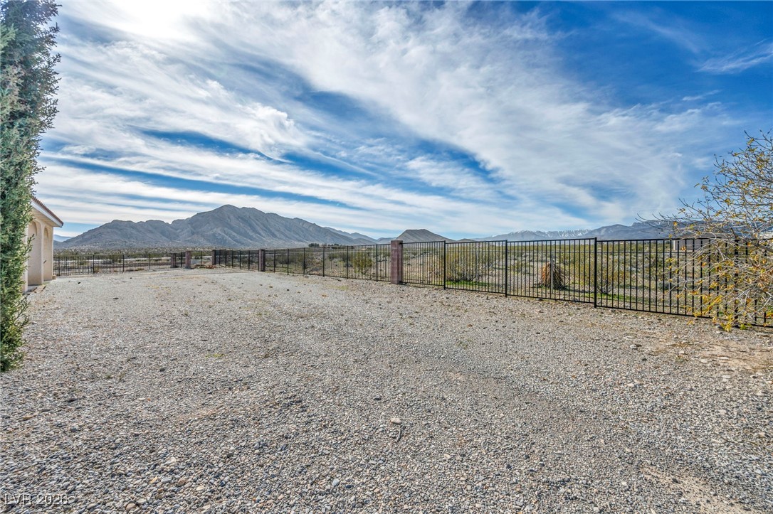 12652 Kyle Canyon Road Property Photo 13