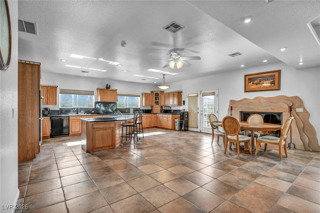 12652 Kyle Canyon Road Property Photo 16