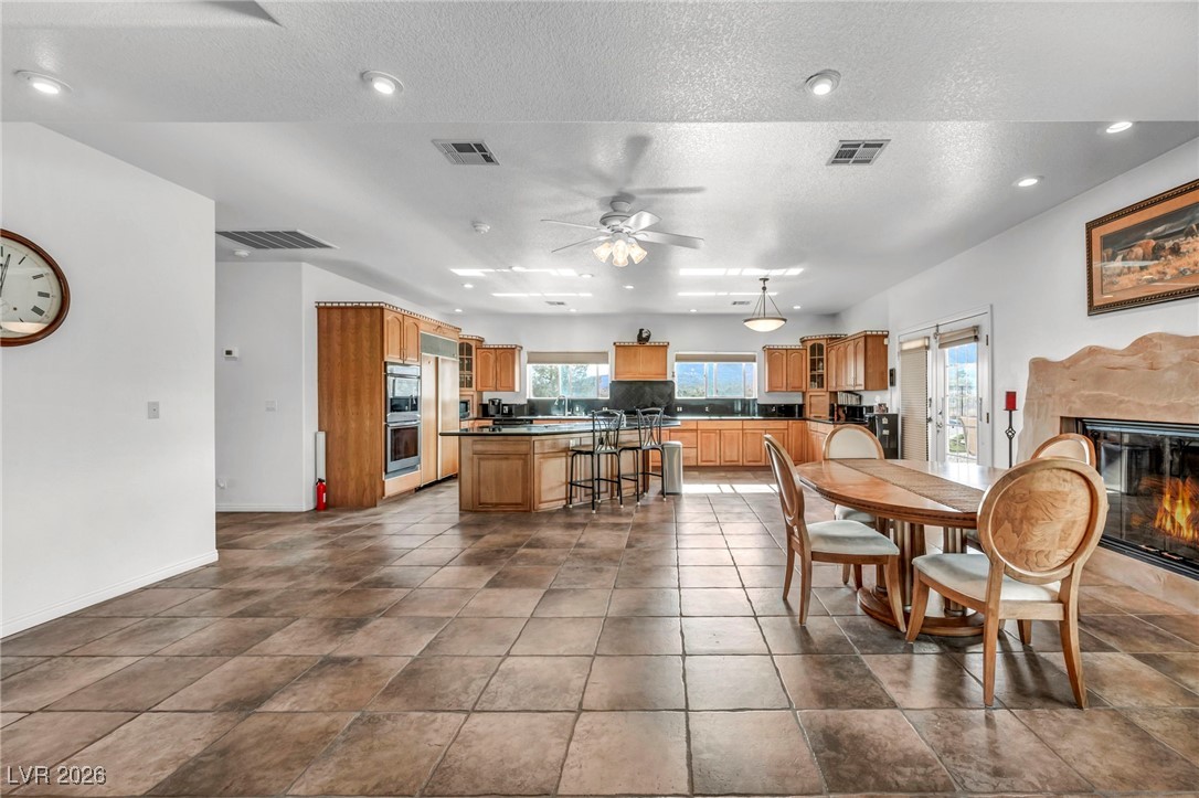 12652 Kyle Canyon Road Property Photo 17