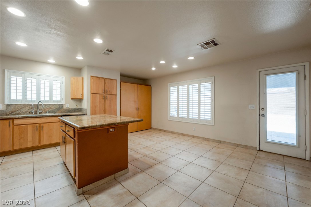 1449 Desert Hills Drive Property Photo 7