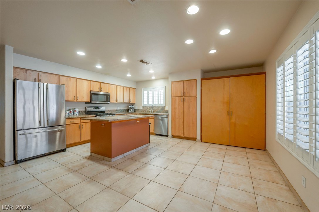 1449 Desert Hills Drive Property Photo 8