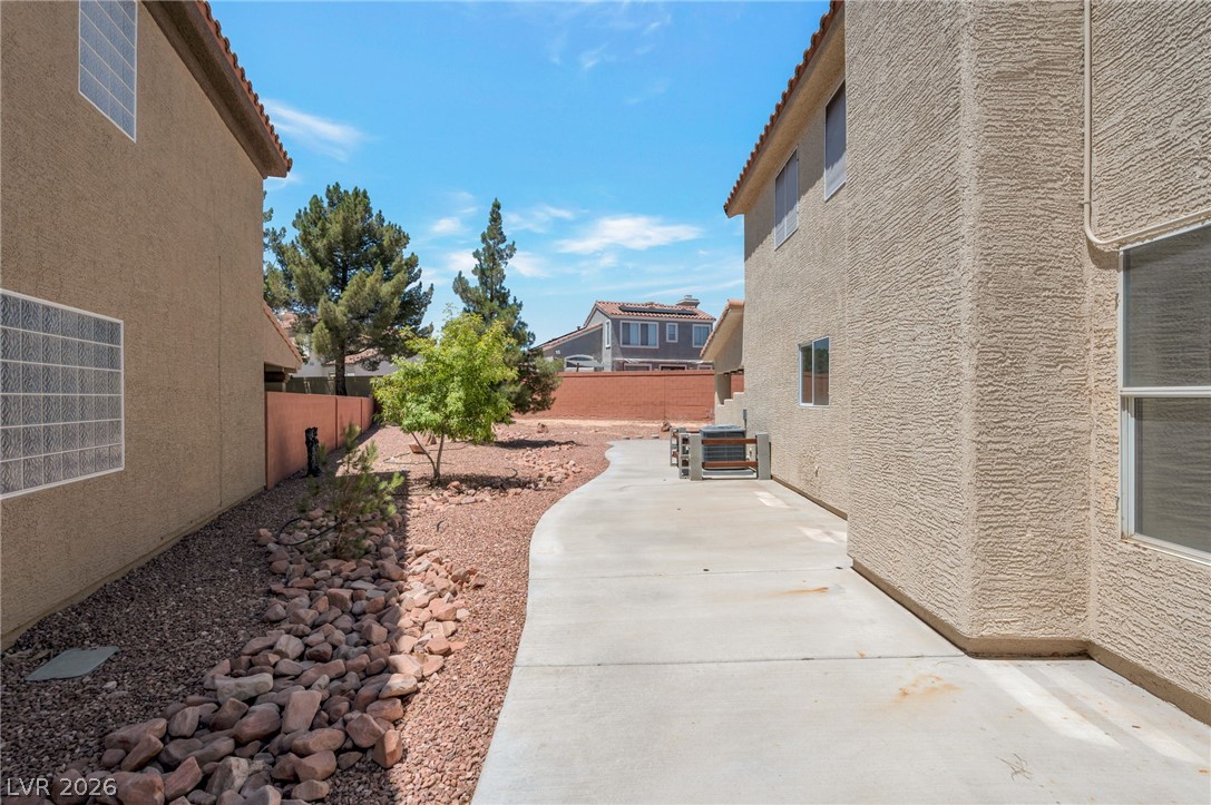 1449 Desert Hills Drive Property Photo 26
