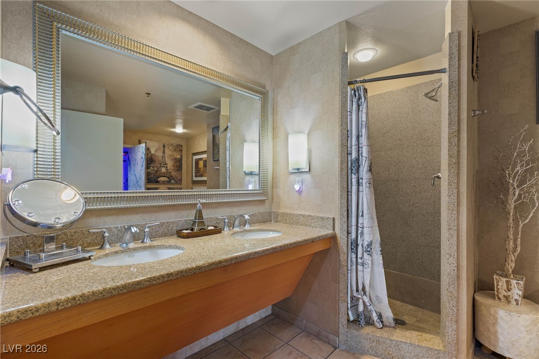 211 East Flamingo Road 803 Property Photo 13