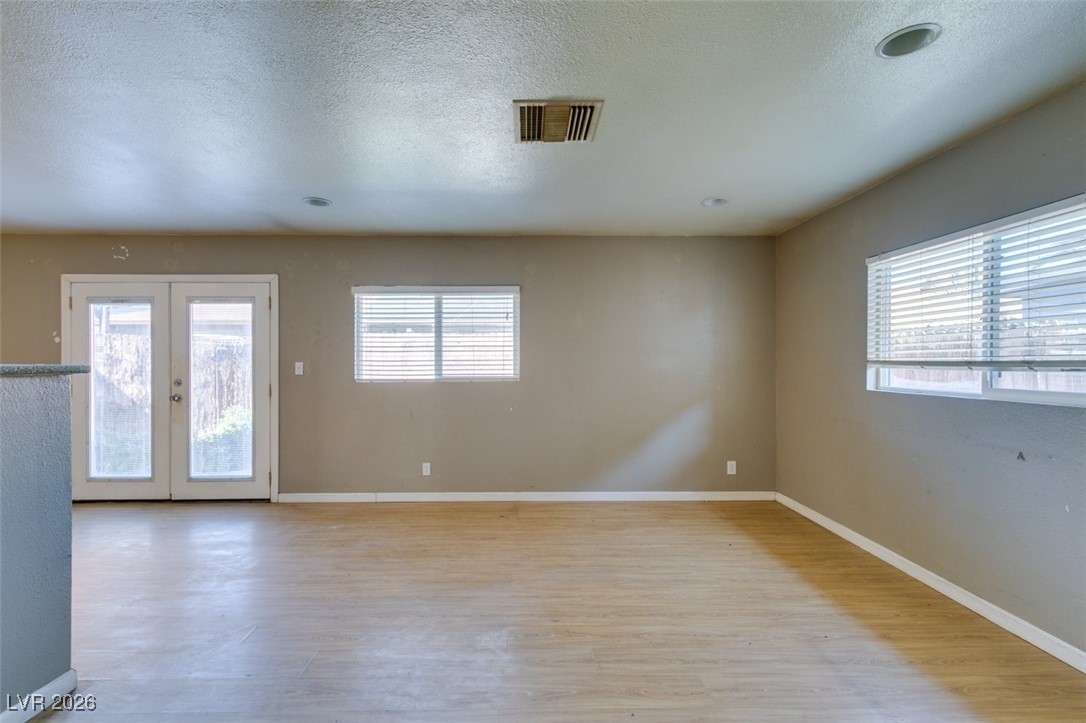 5650 Sea Breeze Avenue Property Photo 6