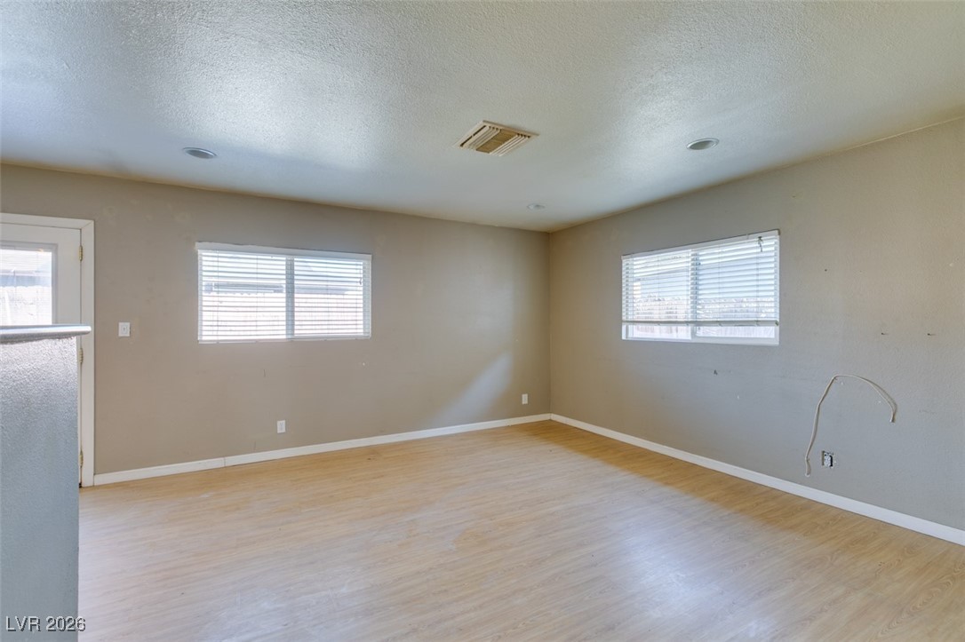 5650 Sea Breeze Avenue Property Photo 7