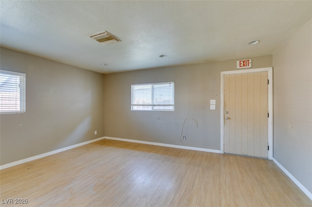 5650 Sea Breeze Avenue Property Photo 8