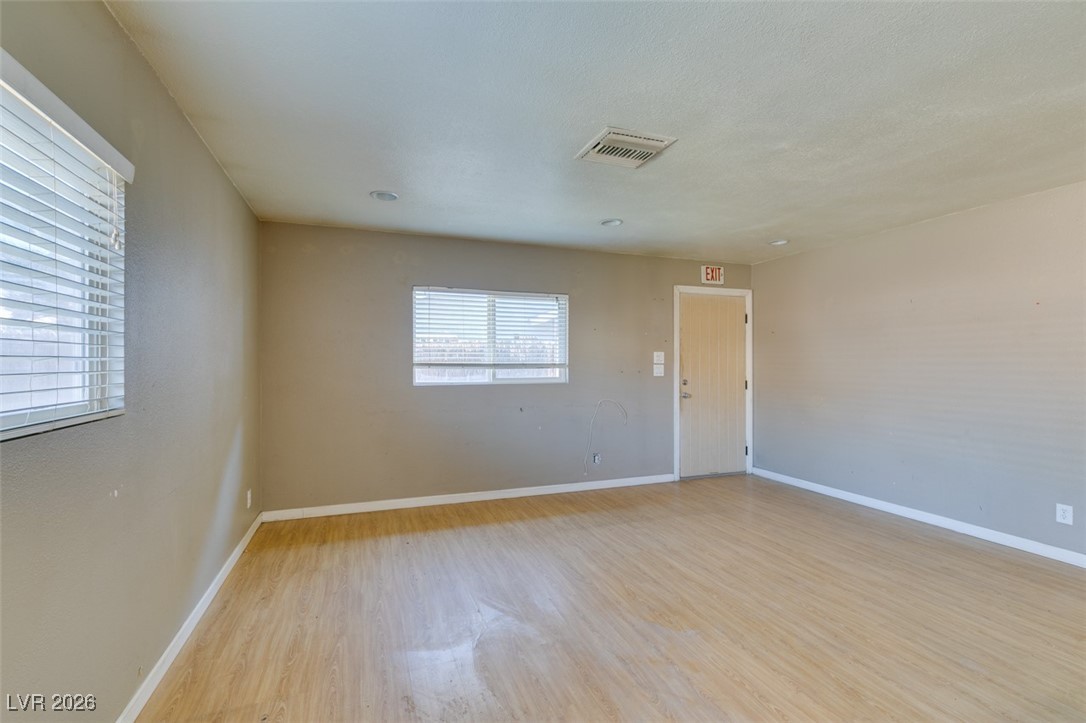 5650 Sea Breeze Avenue Property Photo 9