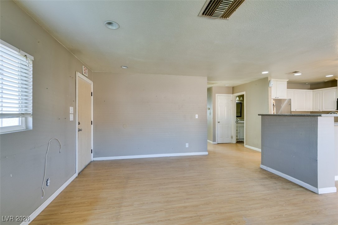 5650 Sea Breeze Avenue Property Photo 11