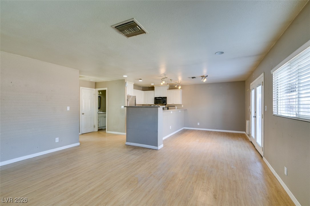 5650 Sea Breeze Avenue Property Photo 12