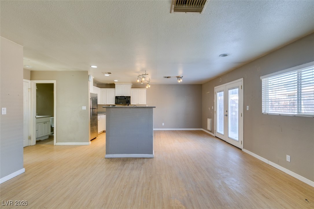 5650 Sea Breeze Avenue Property Photo 13