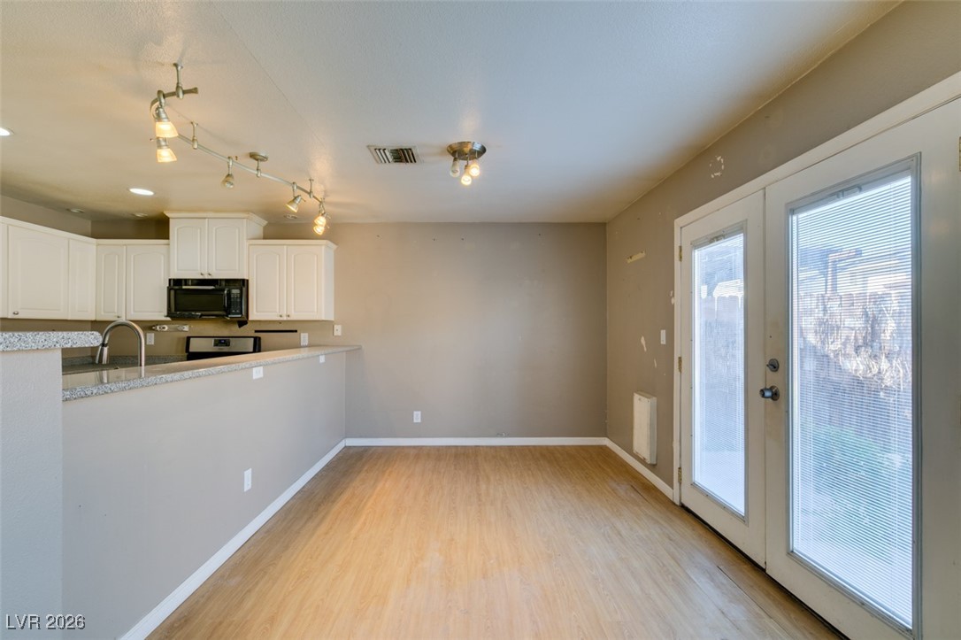 5650 Sea Breeze Avenue Property Photo 15