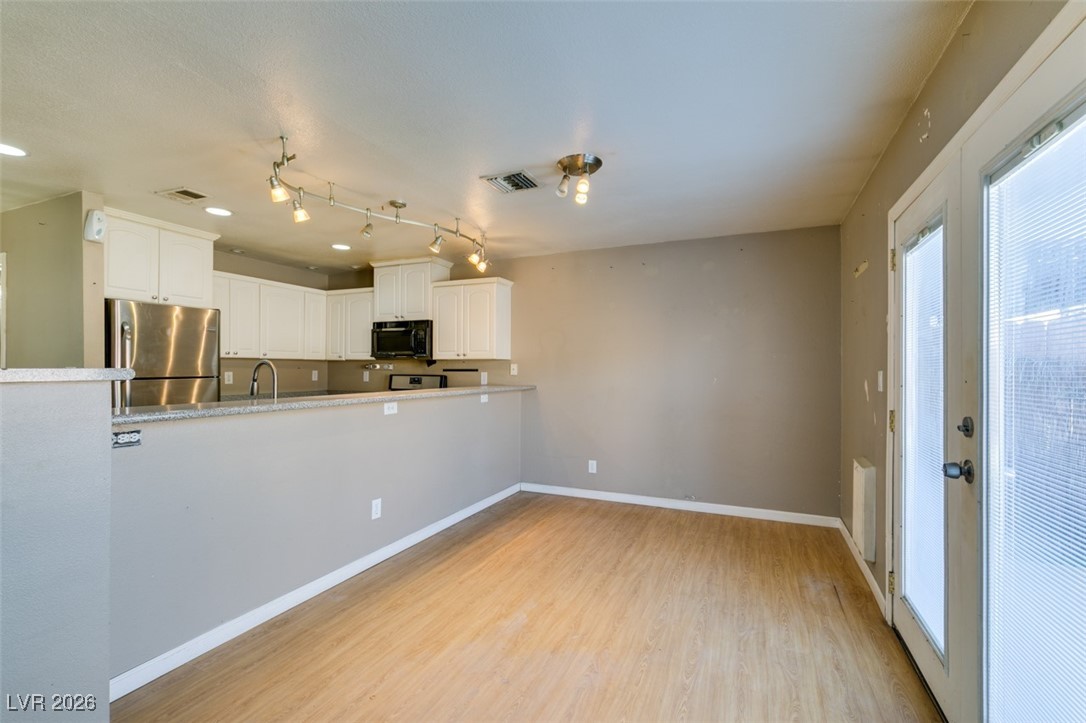 5650 Sea Breeze Avenue Property Photo 16