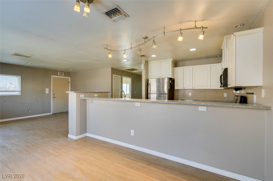 5650 Sea Breeze Avenue Property Photo 19