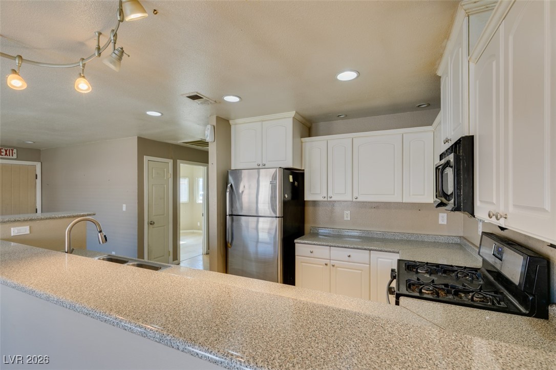 5650 Sea Breeze Avenue Property Photo 20