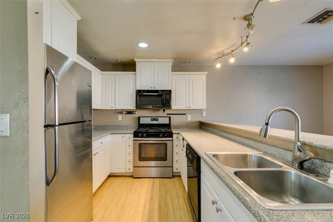 5650 Sea Breeze Avenue Property Photo 24