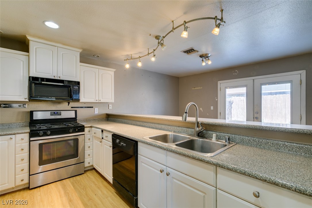 5650 Sea Breeze Avenue Property Photo 25