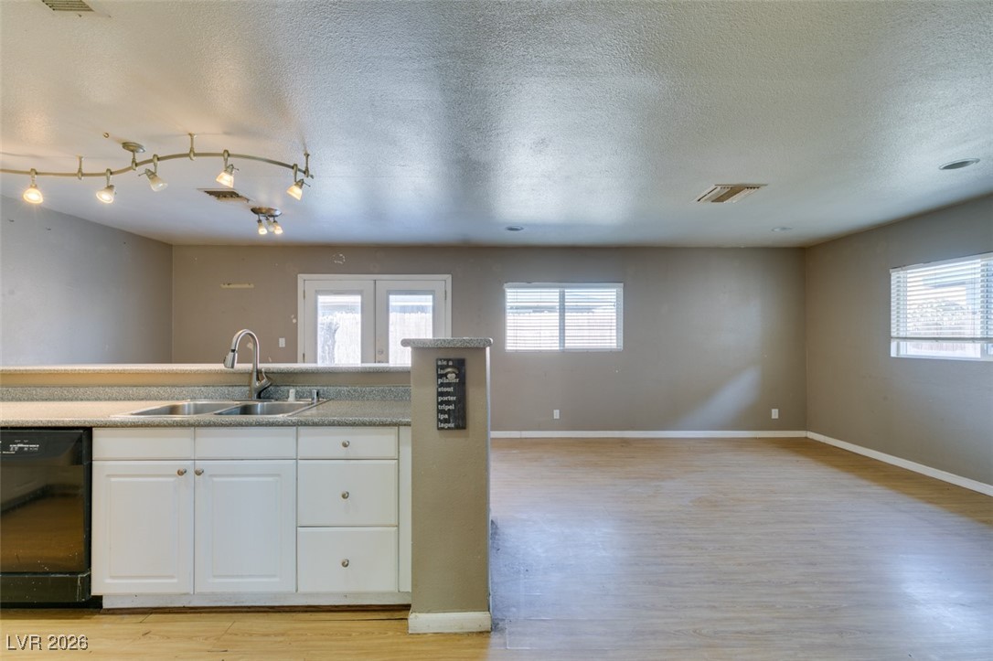 5650 Sea Breeze Avenue Property Photo 26