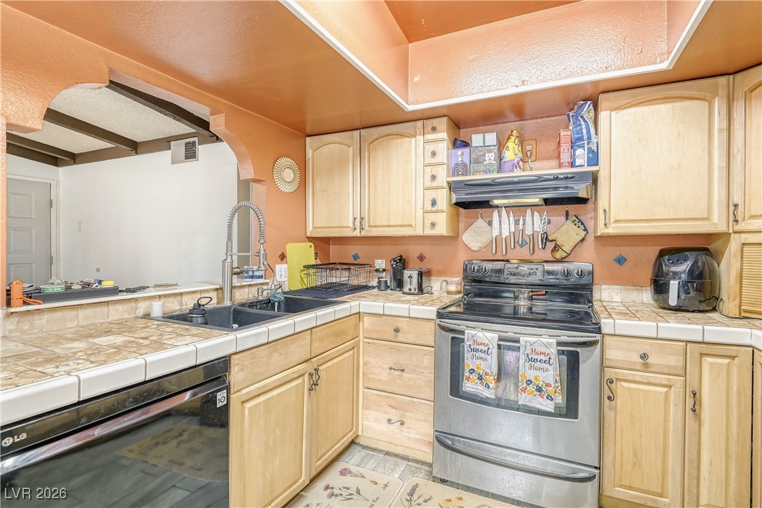 4748 Obannon Drive C Property Photo 8