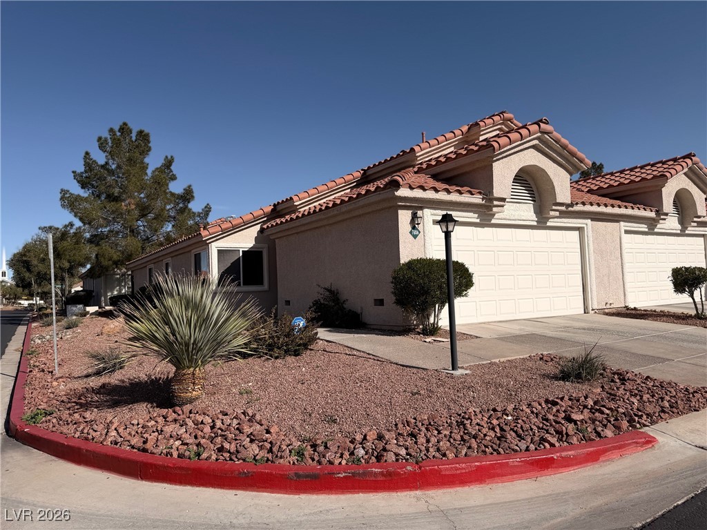 7806 Cliffside Court Property Photo 2