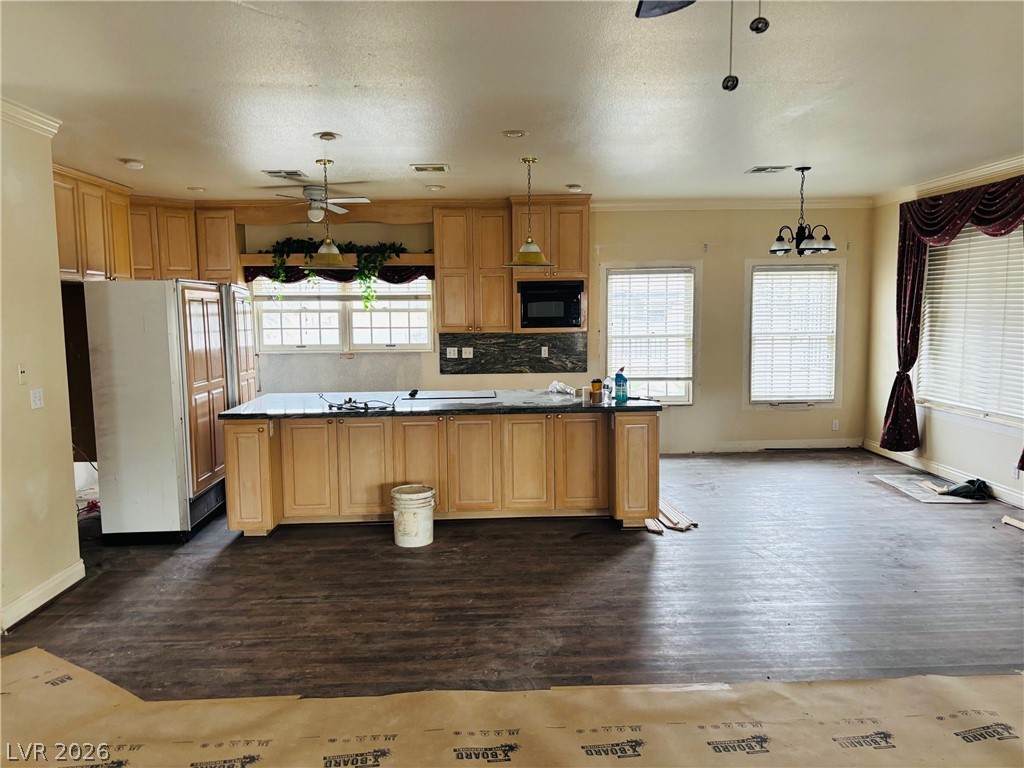 3725 East Quail Avenue Property Photo 3