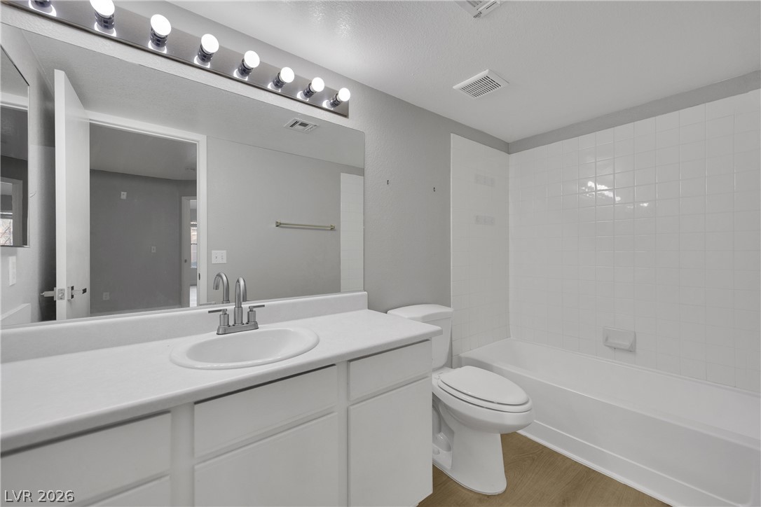 2300 East Silverado Ranch Boulevard 2113 Property Photo 18