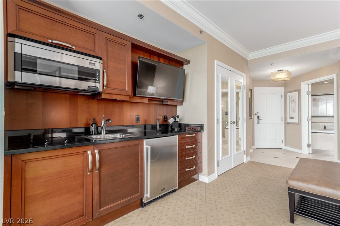 125 East Harmon Avenue 2116 Property Photo 12