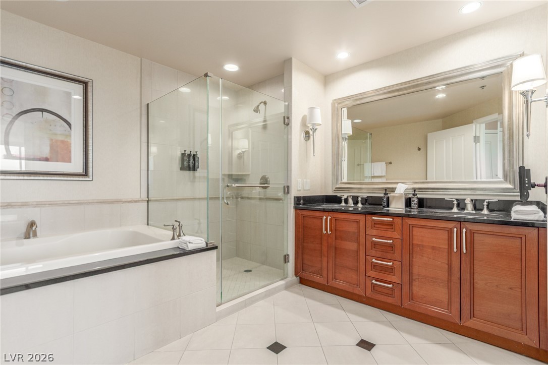 125 East Harmon Avenue 2116 Property Photo 19
