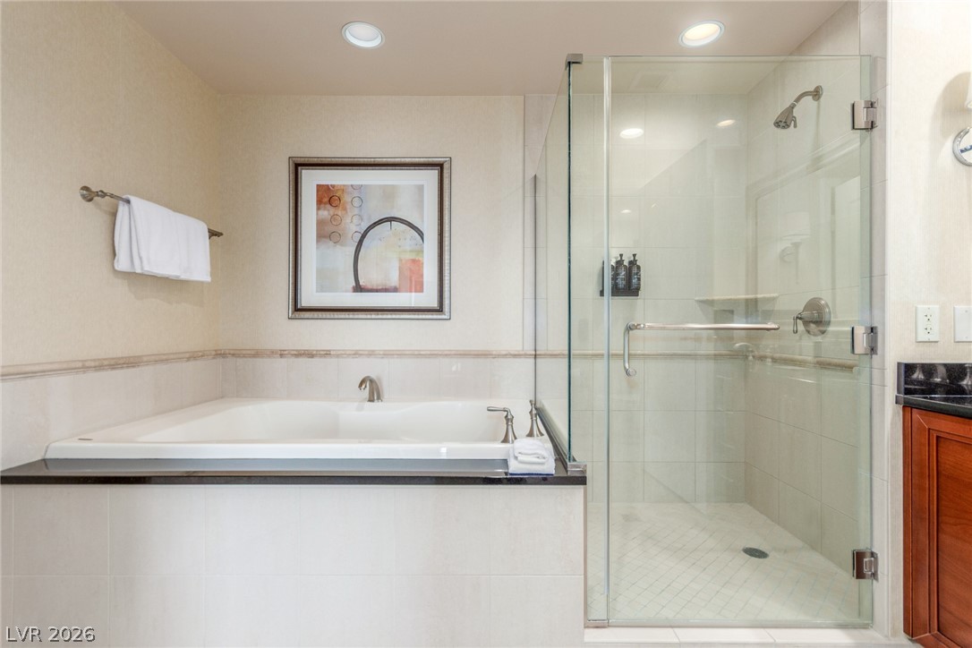125 East Harmon Avenue 2116 Property Photo 21
