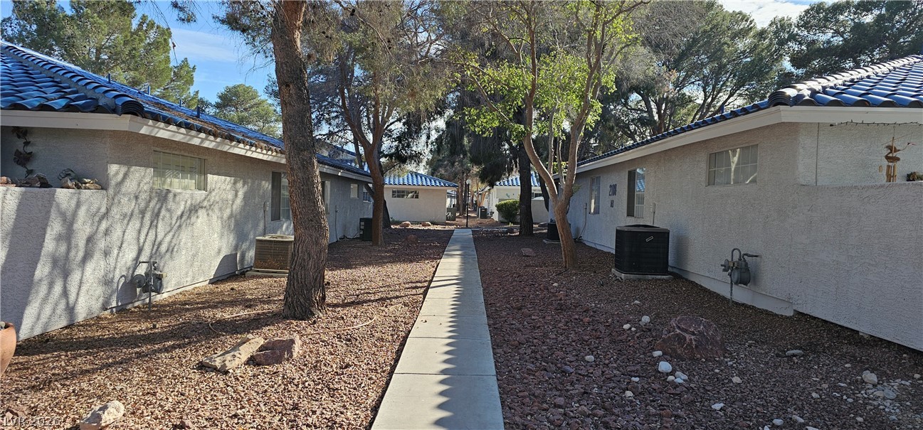 2116 Bavington Drive C Property Photo 14