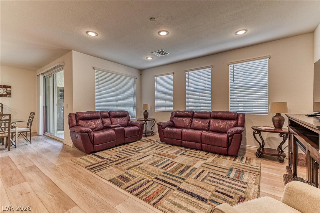 2555 Hampton Road 10108 Property Photo 4