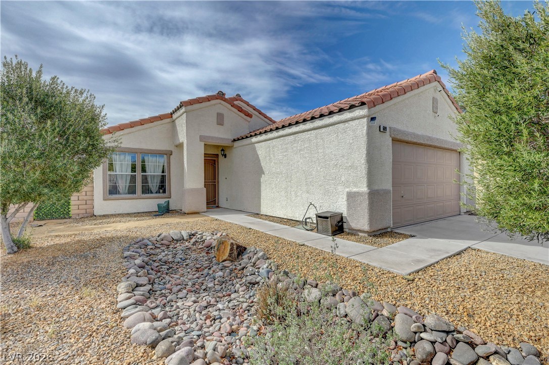 609 Moontide Court Property Photo 1