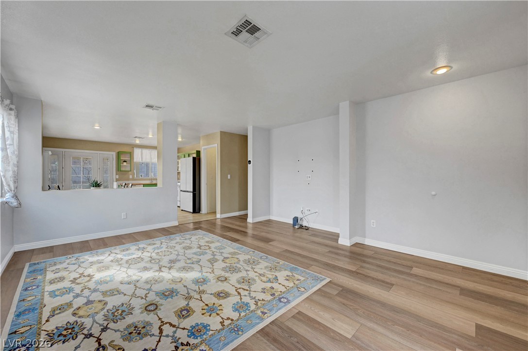 609 Moontide Court Property Photo 4