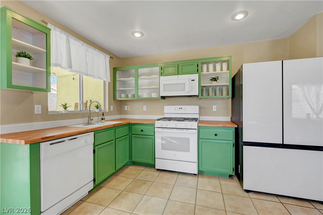 609 Moontide Court Property Photo 9