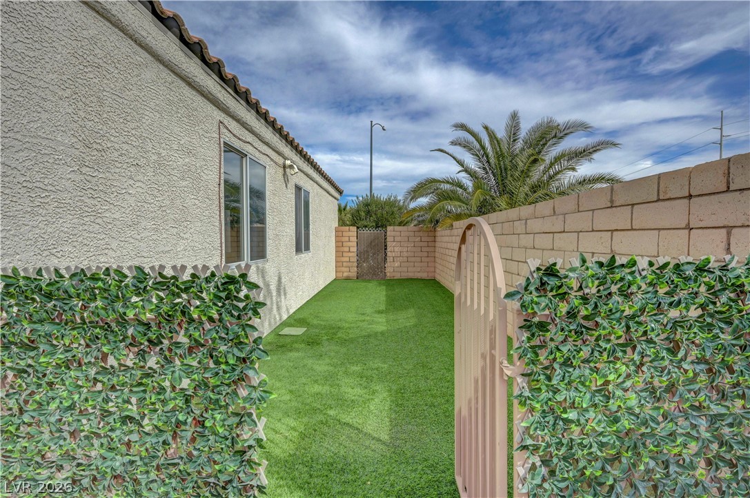 609 Moontide Court Property Photo 26